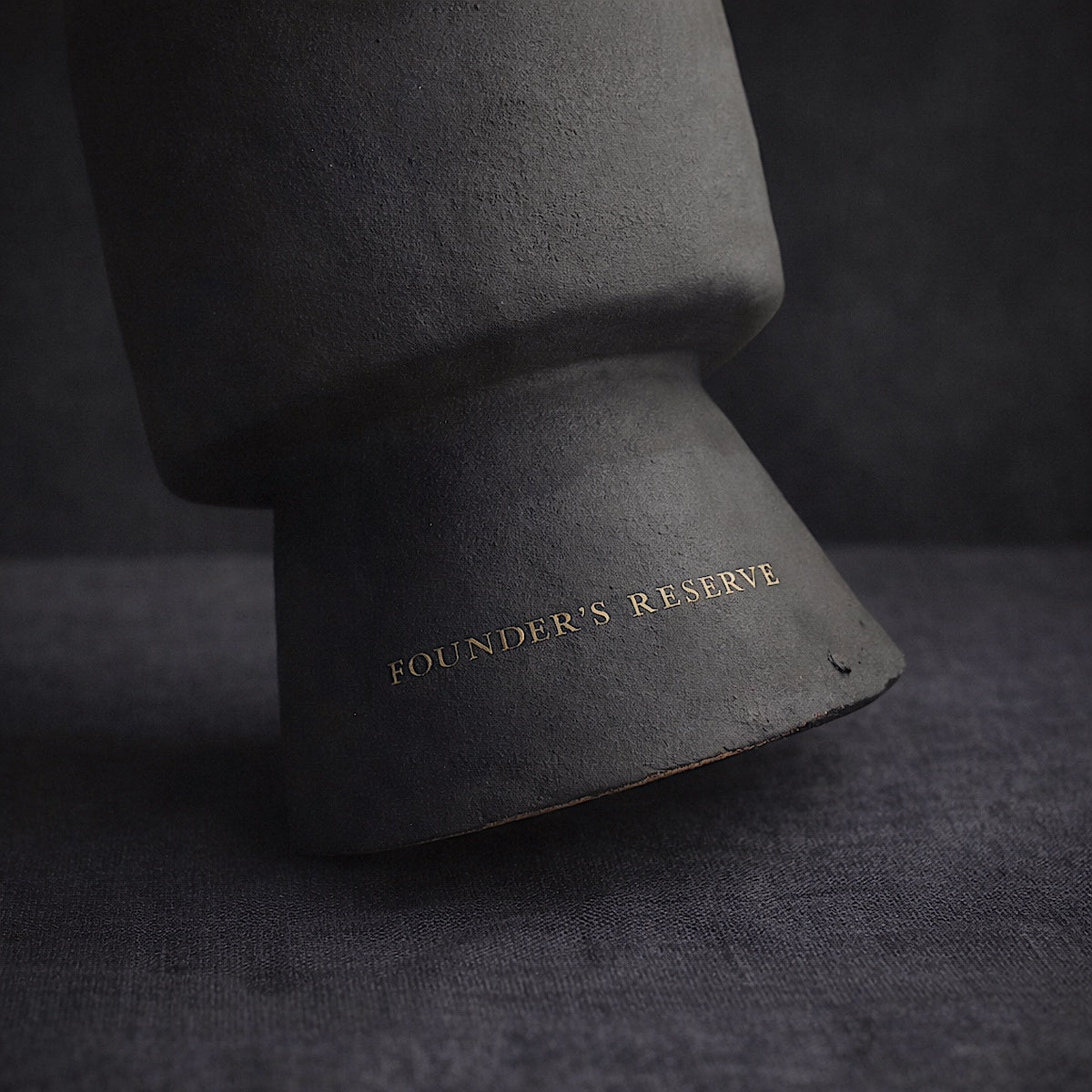 The Obsidian Form // Ceramic Candle & Matchbox Gift Set // 700 ml