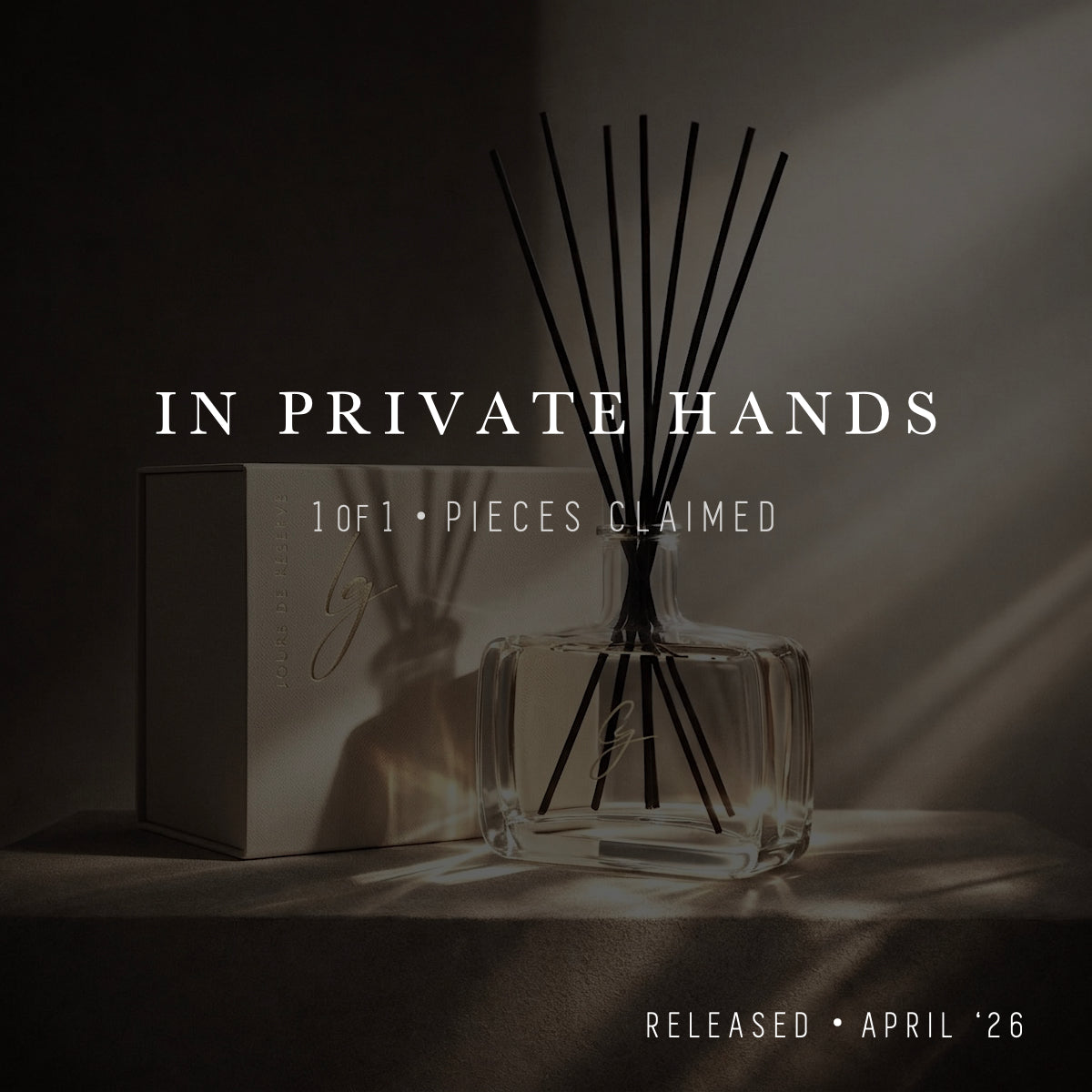 The Glass Diffuser  // Reine du Volcan  // 500 ml Diffuser in a luxury gift box